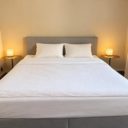 Modern 1br, Center, Near - Baron 33 Apartamento *